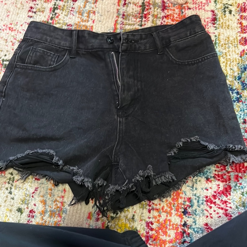 black shein shorts